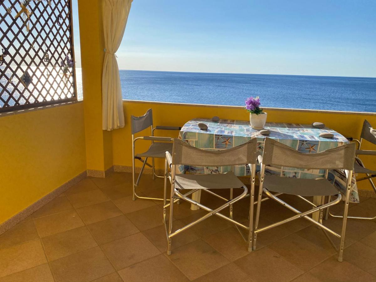 La Casa Gialla Cala Gonone Bagian luar foto