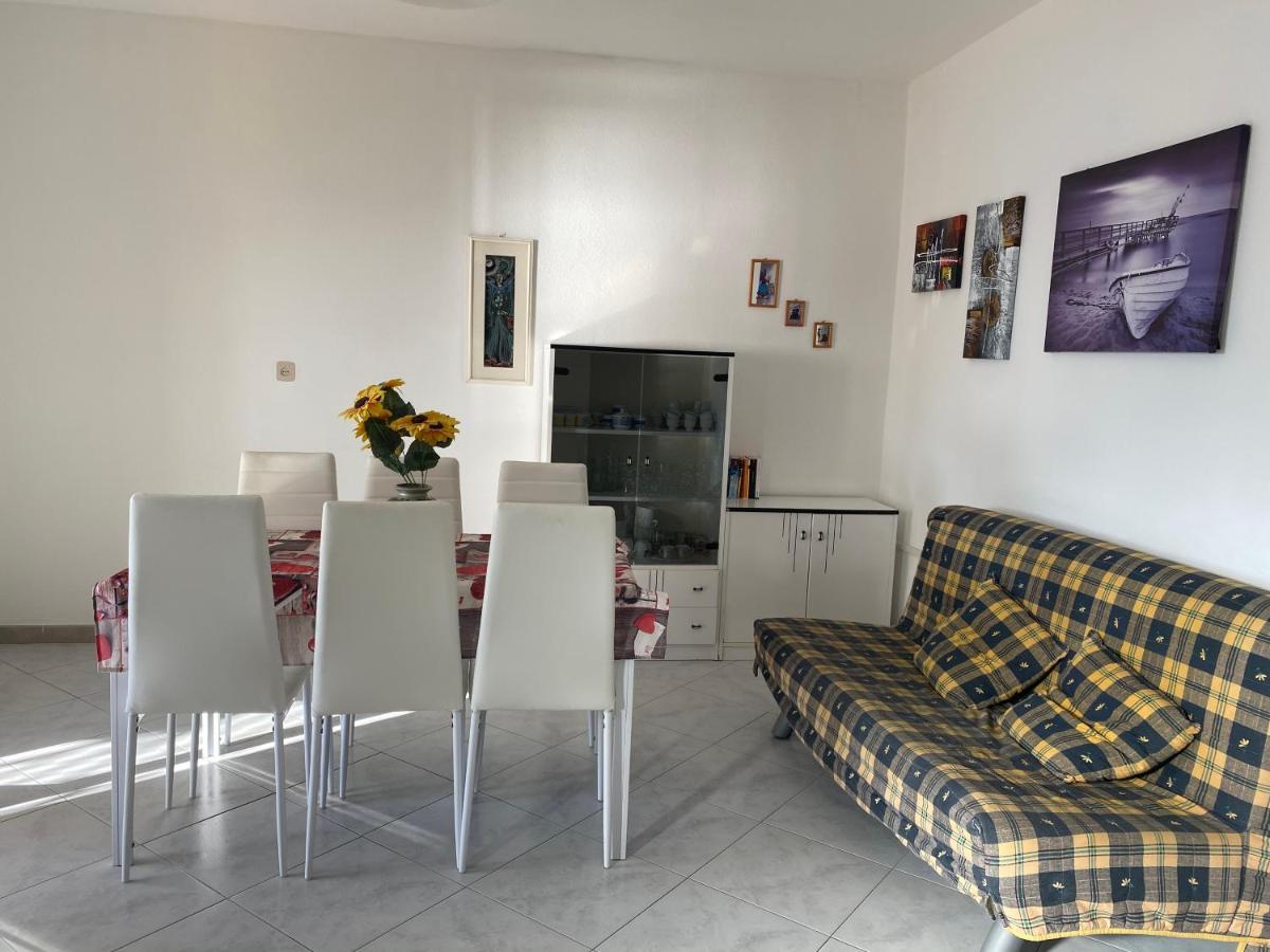 La Casa Gialla Cala Gonone Bagian luar foto
