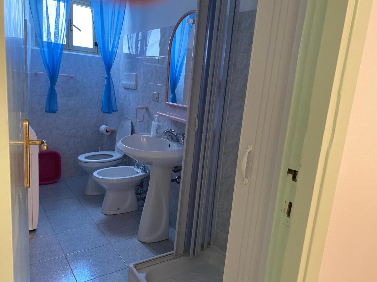 La Casa Gialla Cala Gonone Bagian luar foto