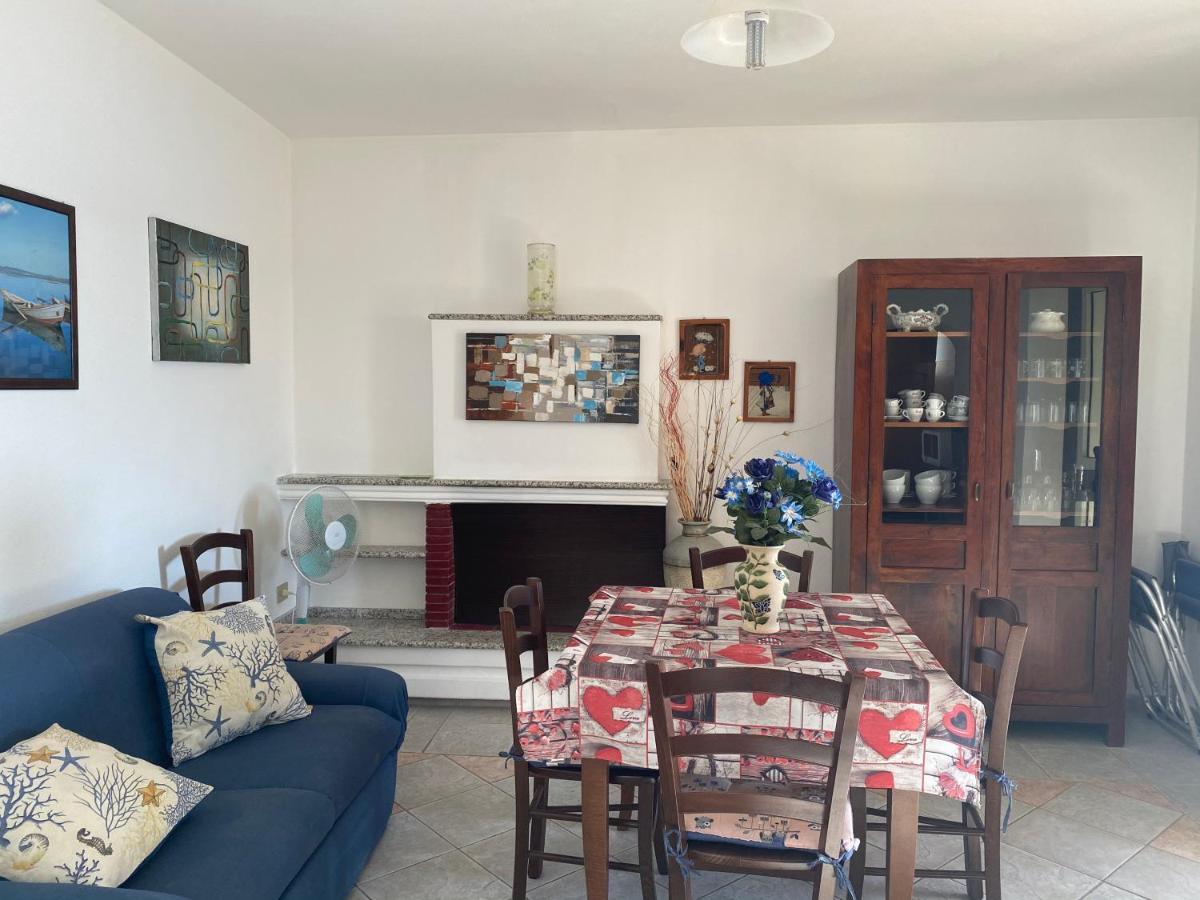 La Casa Gialla Cala Gonone Bagian luar foto