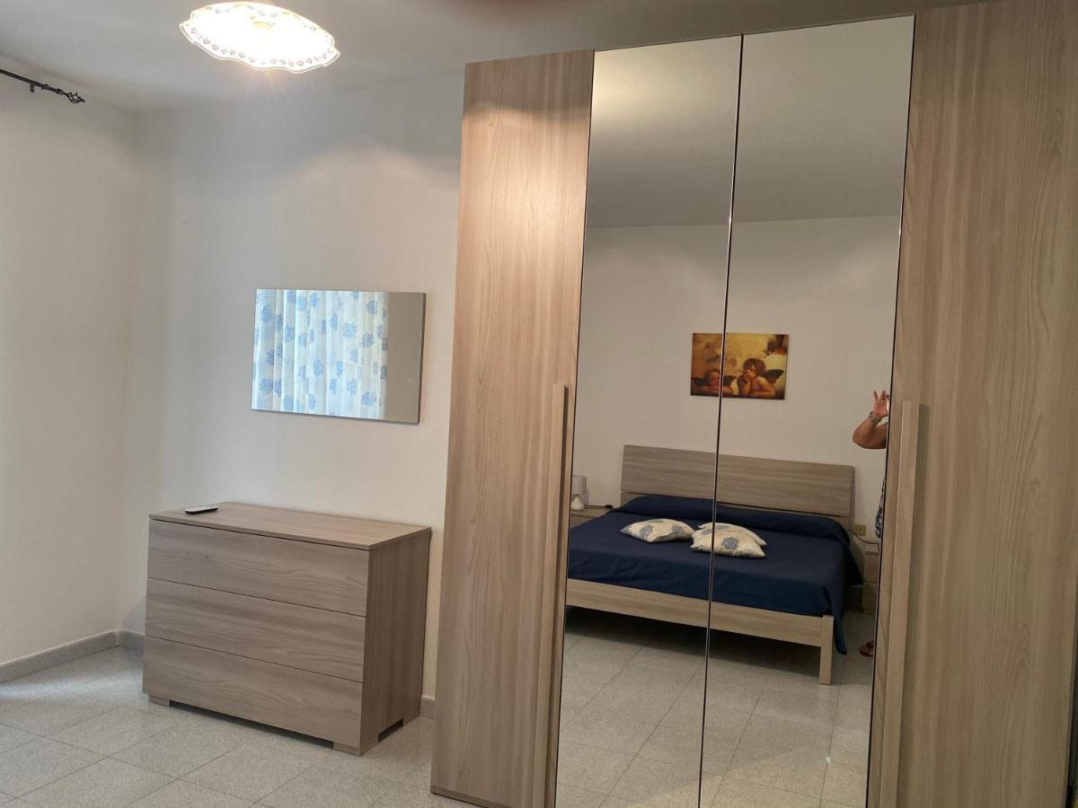 La Casa Gialla Cala Gonone Bagian luar foto